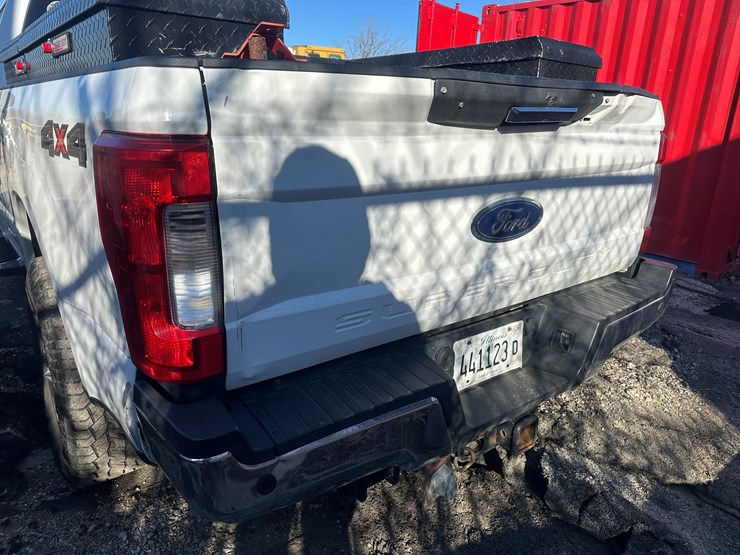 2018-ford-f350-image-23