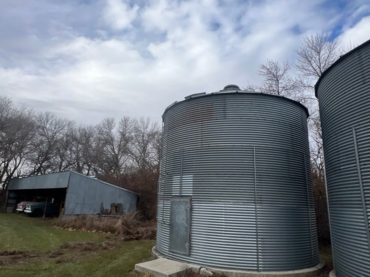 lot-23.-3,250-bu.-columbian-grain-bin-to-be-moved-(bin-1)-image-14