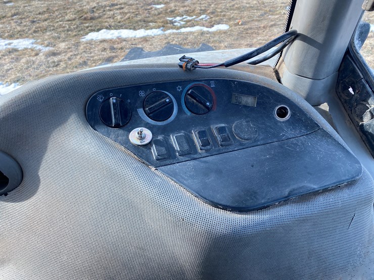 #125-•-2001-case-mx200-magnum-tractor-(colfax,-wi)-image-49