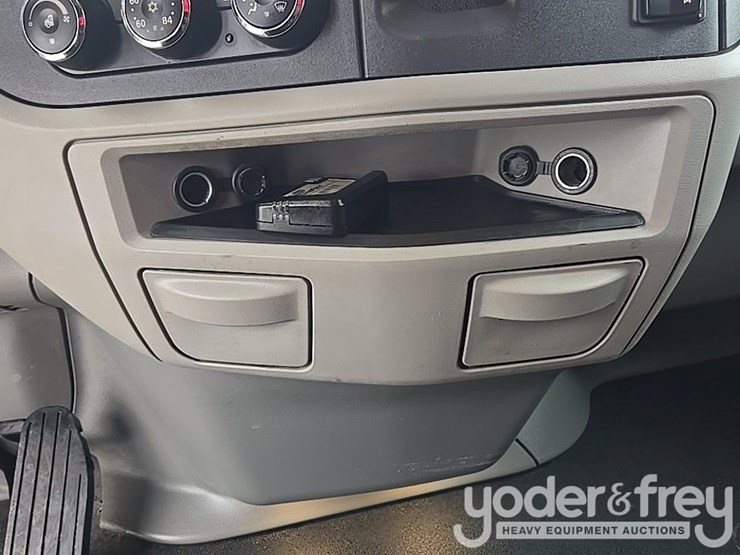 2019-peterbilt-579-image-88