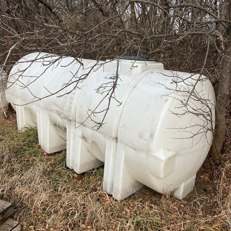 Lot 42. 1000 gallon poly tank