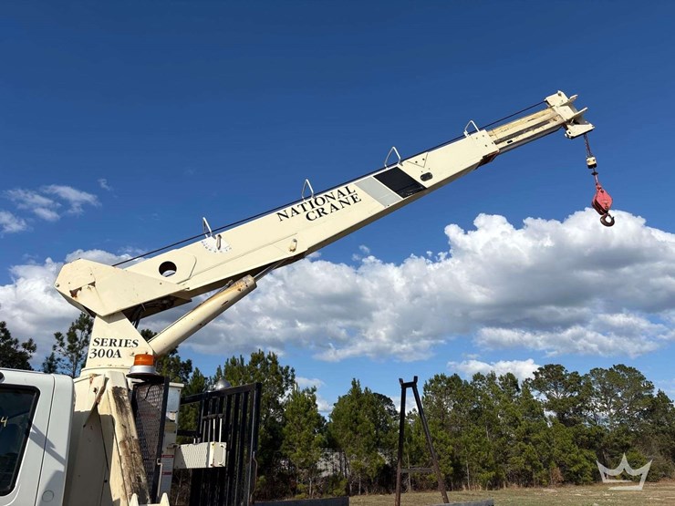 2003-international-durastar-4300-image-9