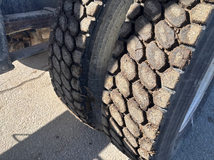 freightliner-fl70-image-58