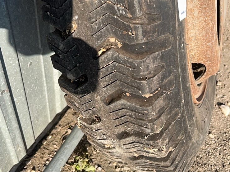 excellent-spare-tire-for-semi-10.0-0–20,-aired-up-and-ready-to-go-image-10