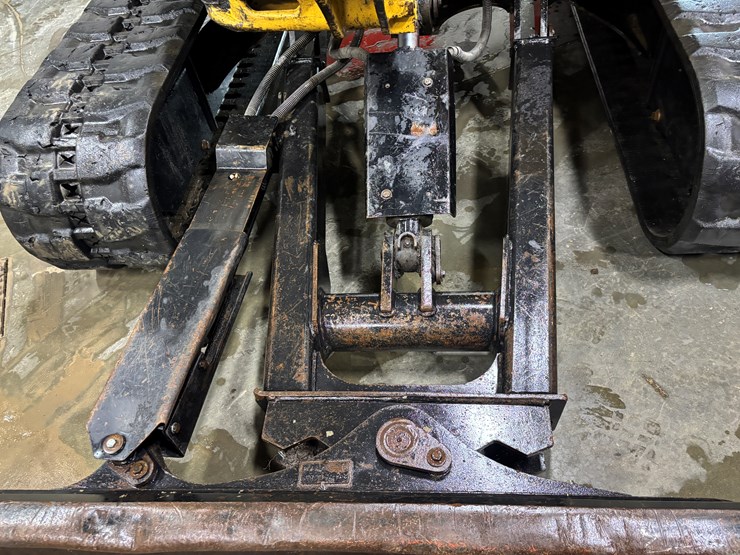 caterpillar-305-image-50