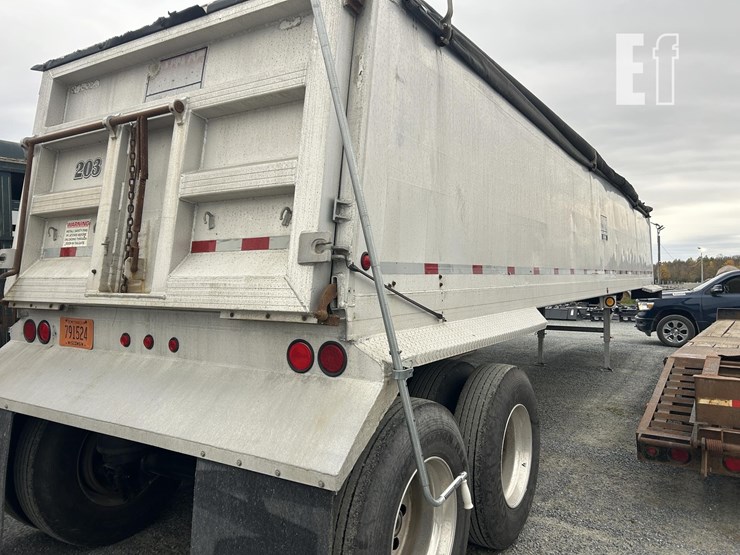 2002-vantage-39-ft-image-9