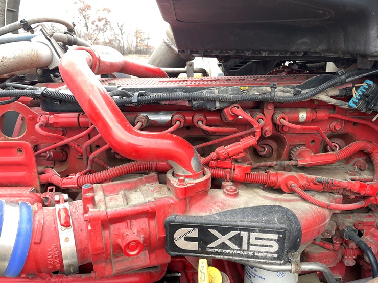 2019-kenworth-t880-image-42