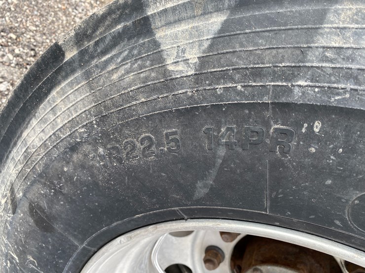 #500-•-2012-northern-8,500-gallon-semi-manure-tanker-(has-wi-title)-(waupun,-wi)-image-25