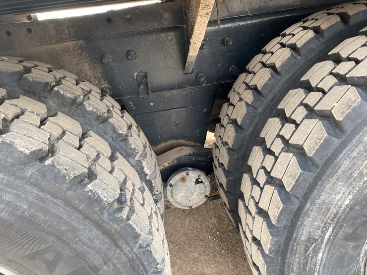 1999-mack-rd690s-image-52