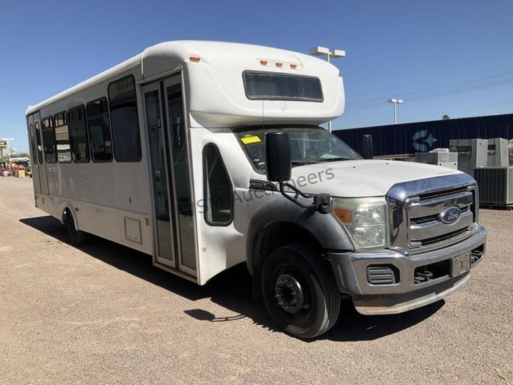 2015-ford-f550-image-4