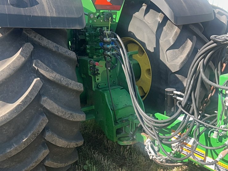 2016-john-deere-9520r-image-21
