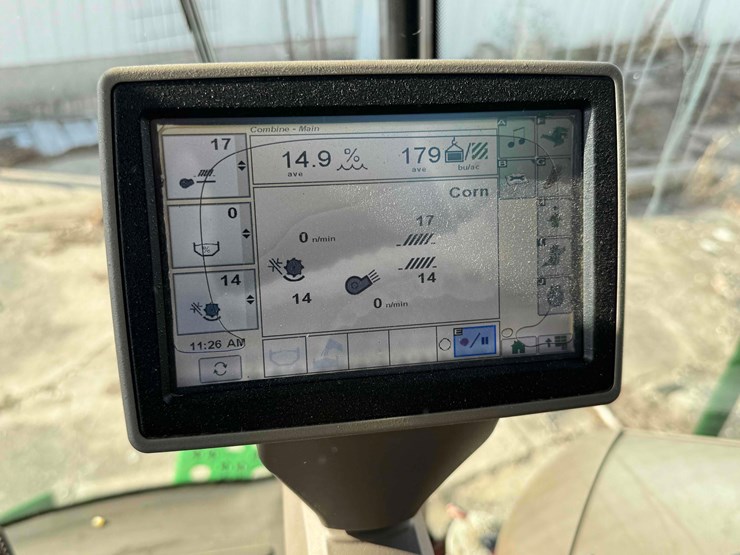 2013-john-deere-s550-image-31