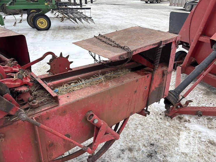 massey-ferguson-9-image-6