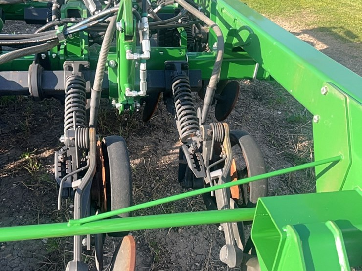 2018-john-deere-1910-image-185