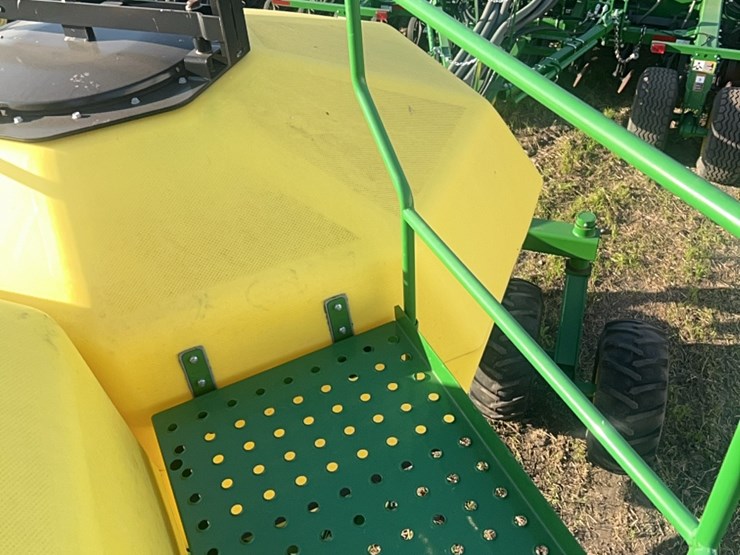 2018-john-deere-1910-image-209