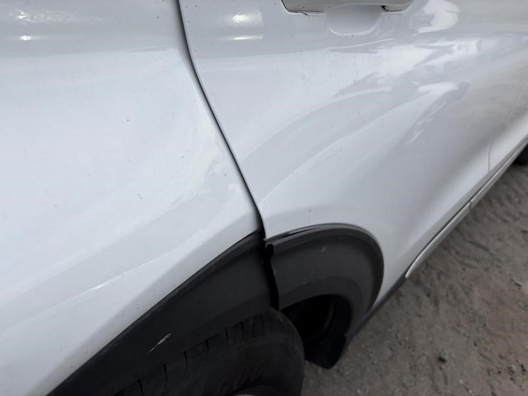 2021-ford-explorer-image-36