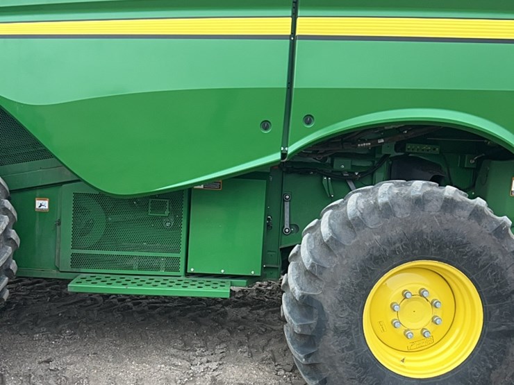 2014-john-deere-s680-image-43