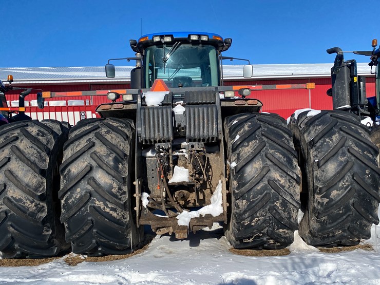 2012-new-holland-670-image-10