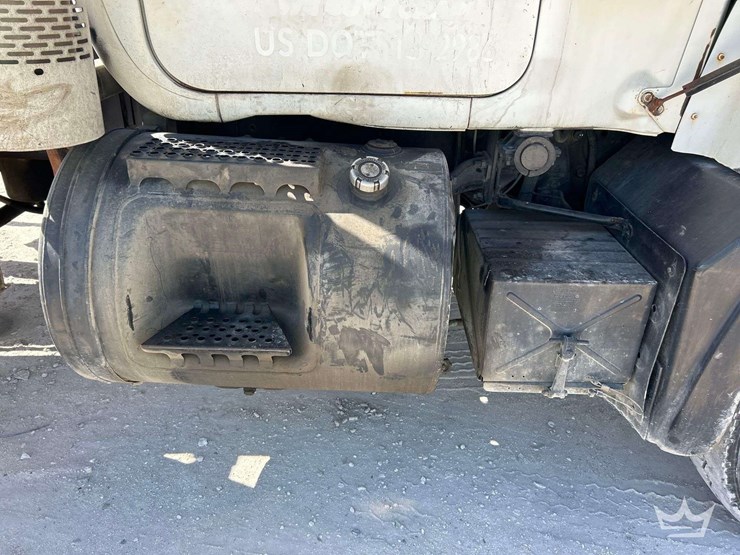 2001-mack-rd688s-image-29