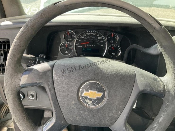 2011-chevrolet-express-4500-image-16