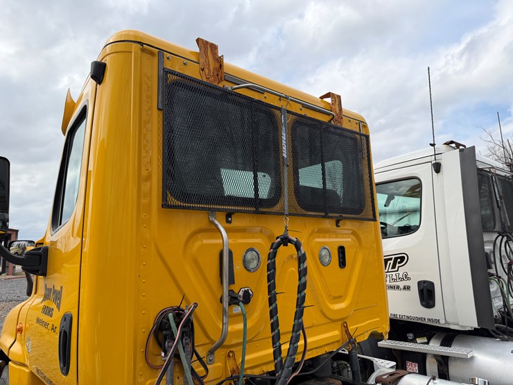 #40954-•-2016-freightliner-t/a-daycab-truck-tractor-3akjgedv4gsgw5933-image-25