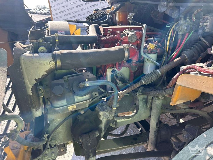 2011-freightliner-b2-image-8