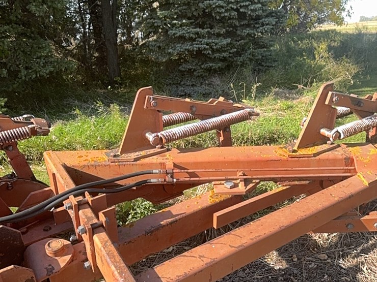 ￼wilrich-eight-bottom-auto-reset-plow,-been-parked-for-a-while,-good-working-unit-when-last-used.-image-10