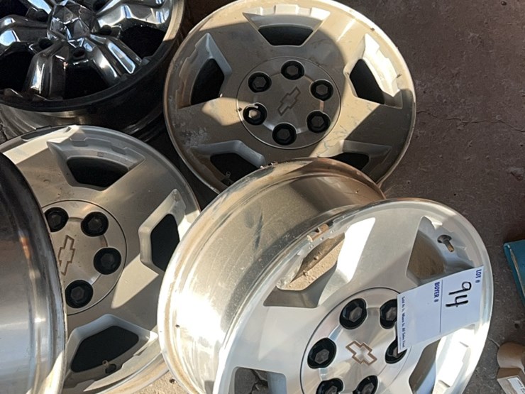 (5)-6-hole-chevy-rims,-complete-set-of-four-with-lug-nuts,-plus-one-extra-image-9