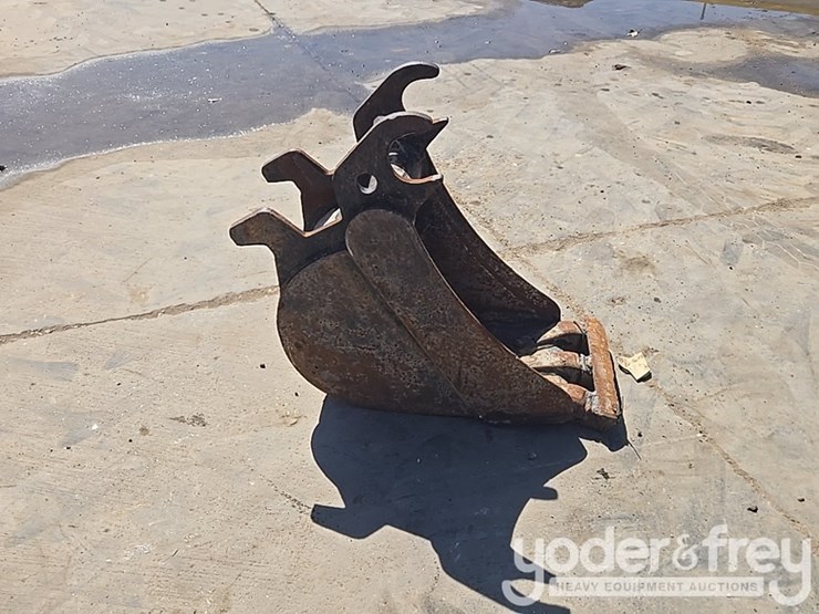 2020-deere-35g-image-14