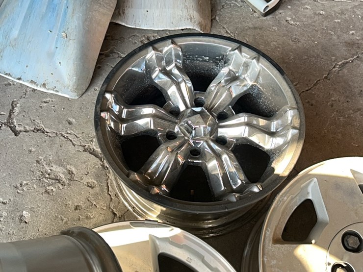 (5)-6-hole-chevy-rims,-complete-set-of-four-with-lug-nuts,-plus-one-extra-image-12