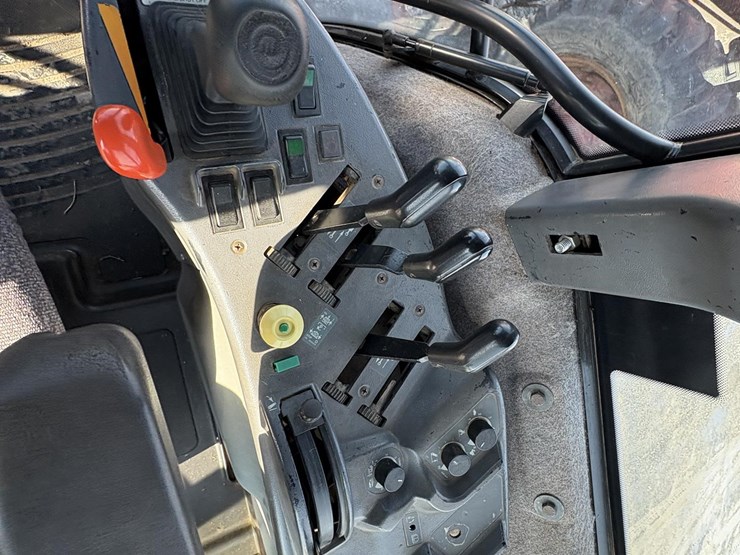 1995-ford-8670-image-24