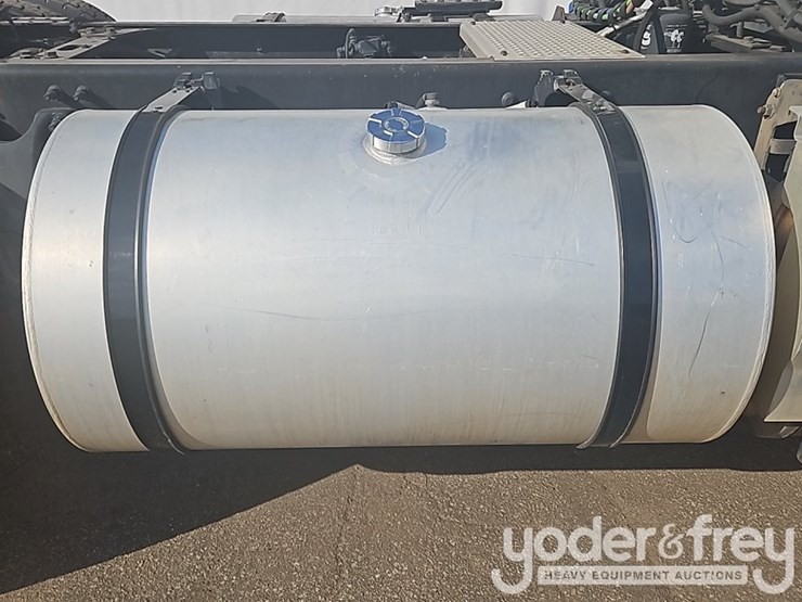 2017-international-8600-image-32