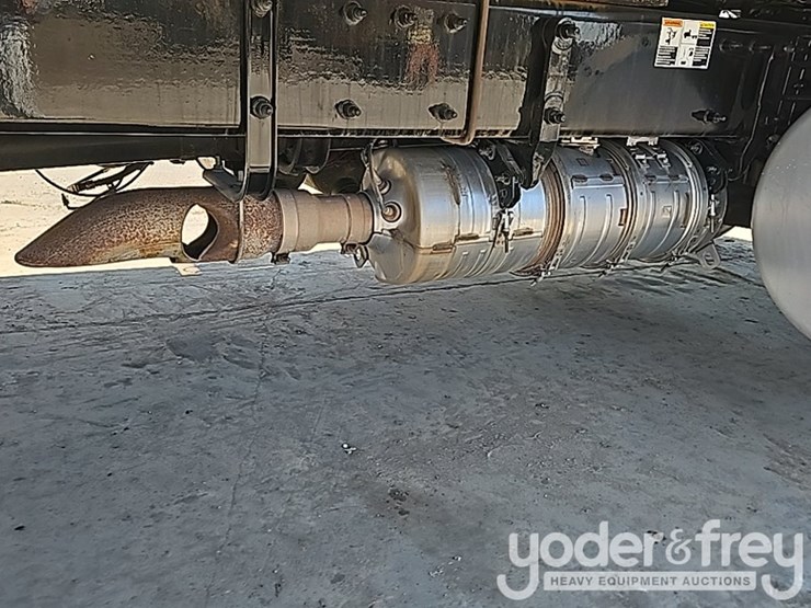 2018-peterbilt-337-image-26