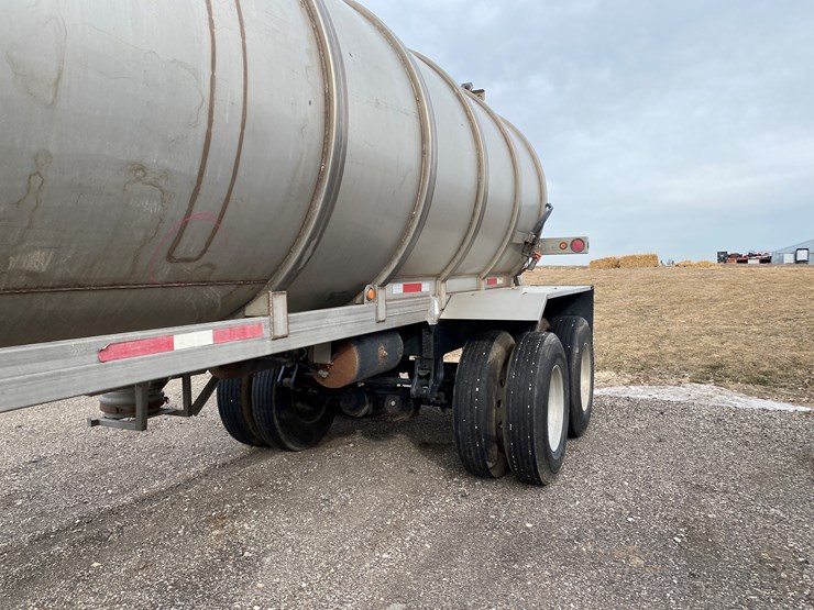 #502-•-2012-northern-8,500-gallon-semi-manure-tanker-(has-wi-title)-(waupun,-wi)-image-21