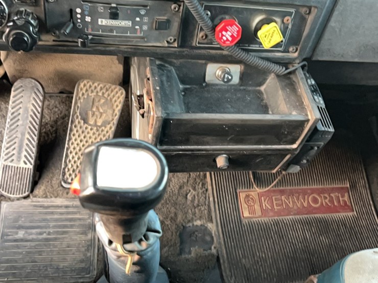 1990-kenworth-t600-image-142