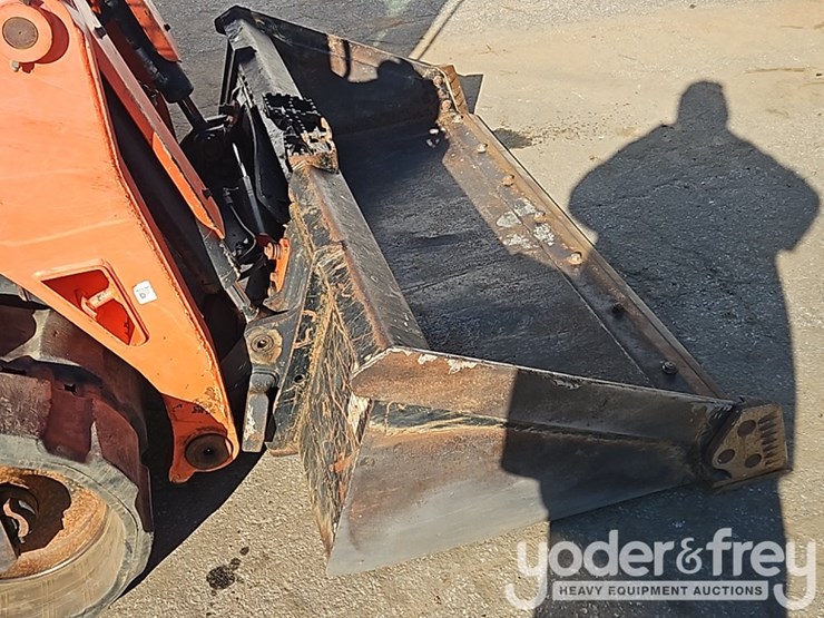 2017-kubota-svl75-2-image-11