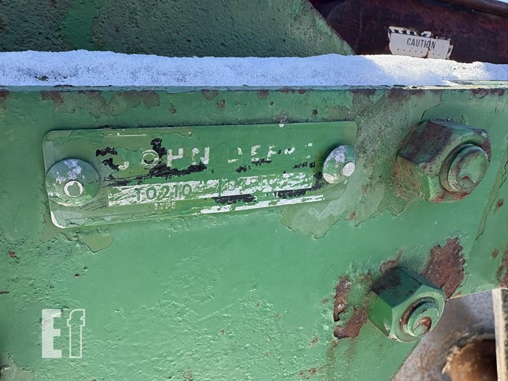 john-deere-210-image-9