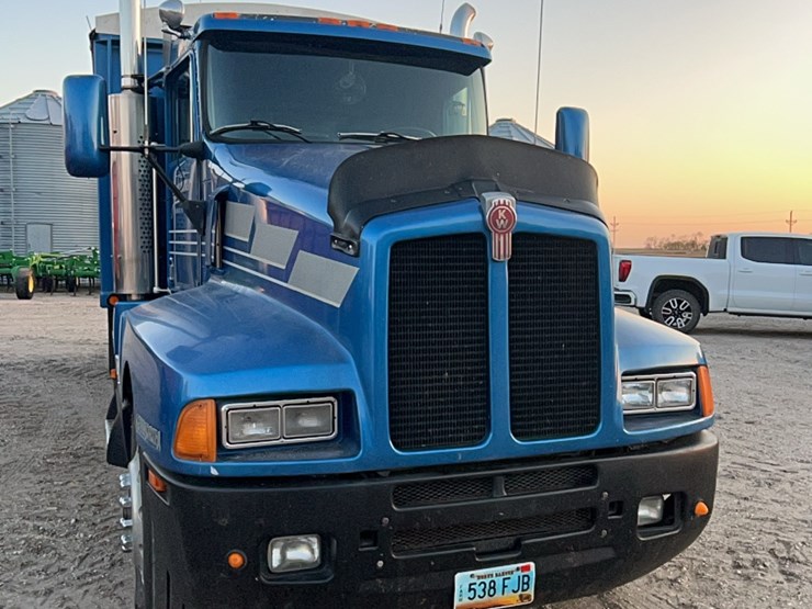 1990-kenworth-t600-image-8