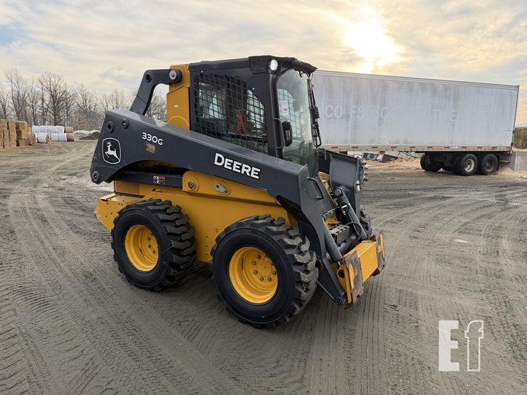 2024-deere-330g-image-11