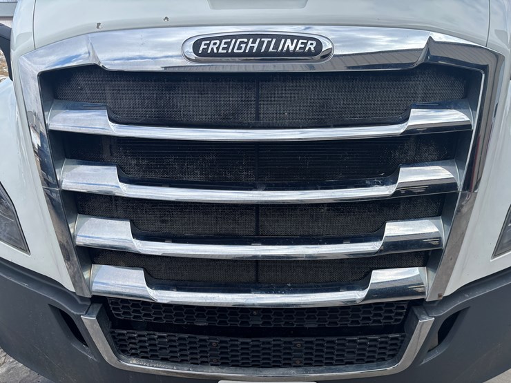 2018-freightliner-cascadia-126-image-15