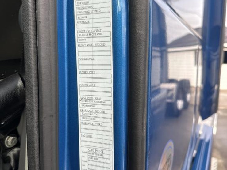 2019-volvo-10-image-66