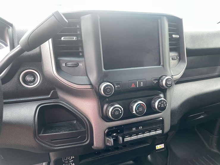 2022-dodge-3500-image-13