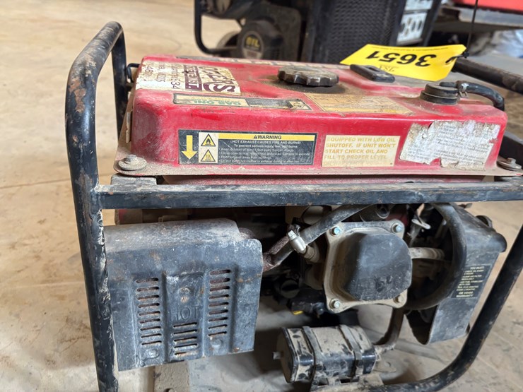 #3651-•-predator-1800-portable-generator-image-3