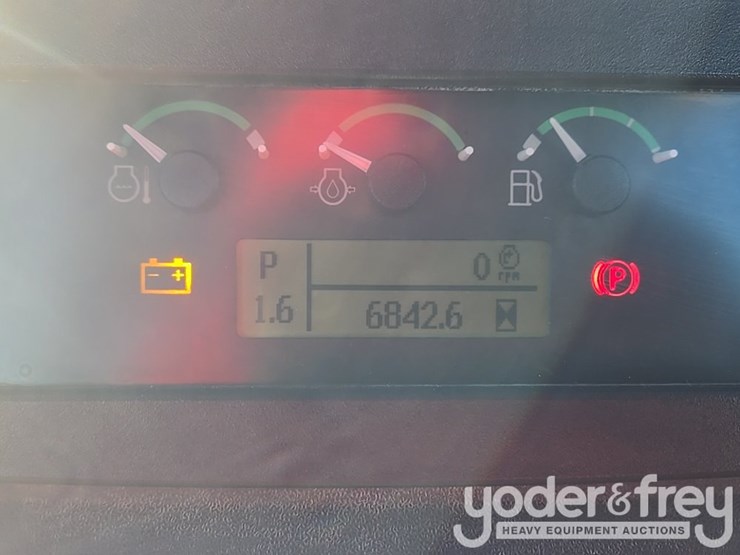 2018-deere-700k-image-95