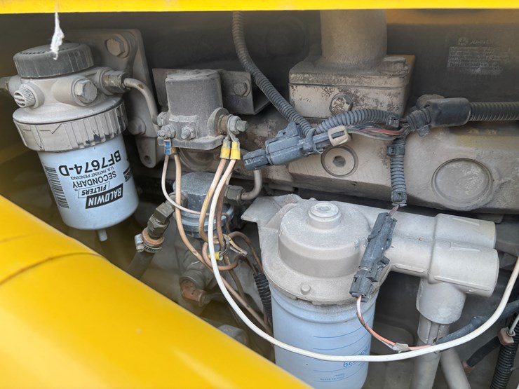 #2310-•-2004-gehl-rs8-telehandler-image-16