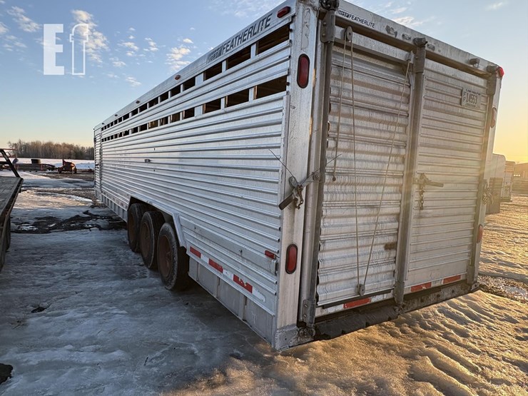 2001-featherlite-32-ft-image-7