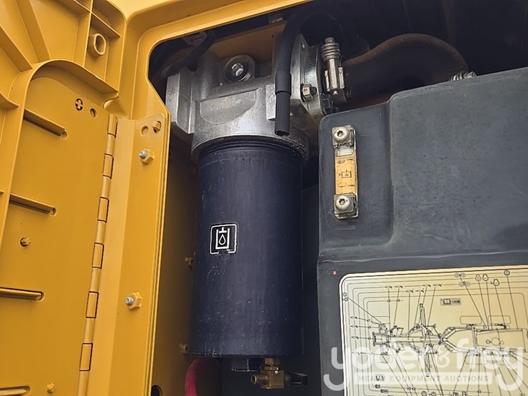 2015-caterpillar-12m3-image-58