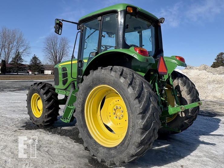 2011-john-deere-7130-image-13