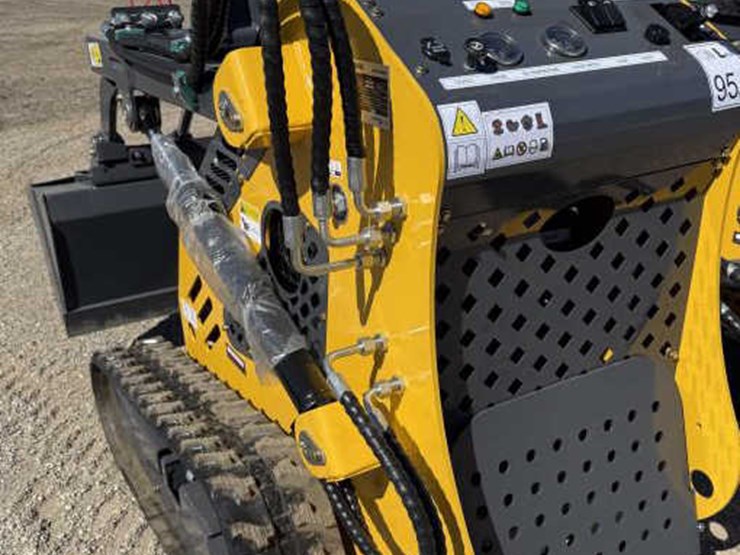 #129-•-mini-skid-steer-loader---sdll60-image-7