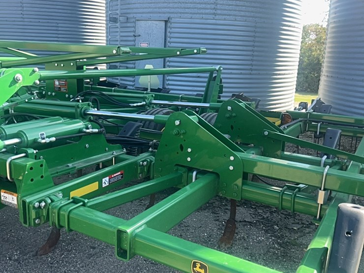 2022-john-deere-52-image-33